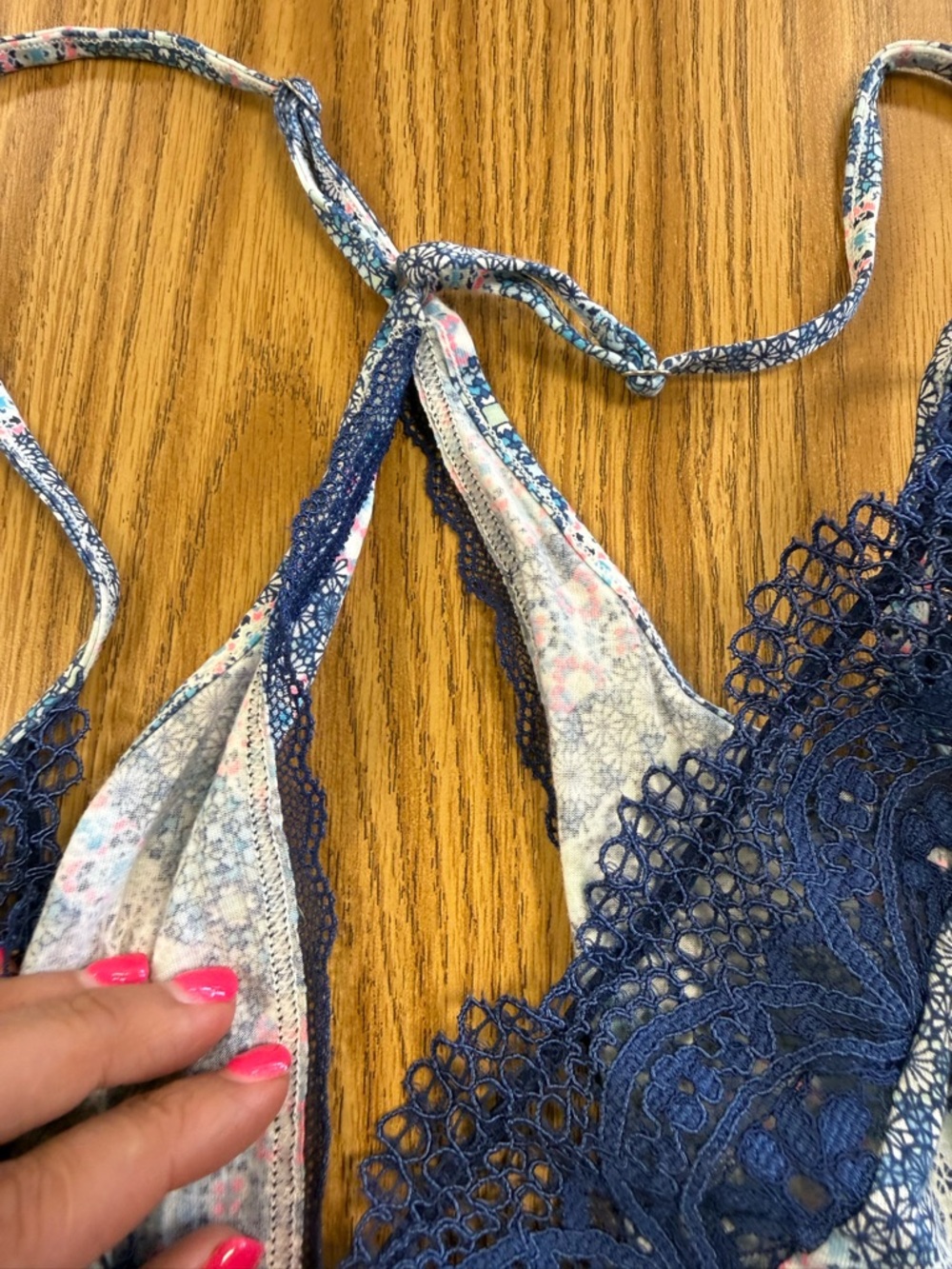 NWT Victoria’s Secret Navy‎ Floral Lace-Trim Cami Romper Teddy - Picture 2 of 4